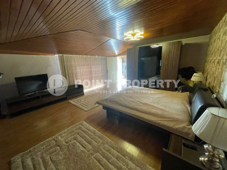 Просторный меблированный пентхаус 6+1,360м² в центре Алании, в 1000 метрах от пляжа Клеопатры-id-1765-фото-26