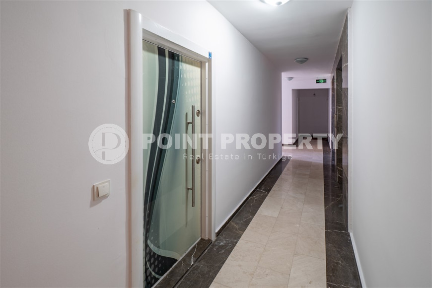 Furnished 1+1 apartment in a complex with an excellent location in the Mahmutlar area, 55 m2.-id-1109-photo-28