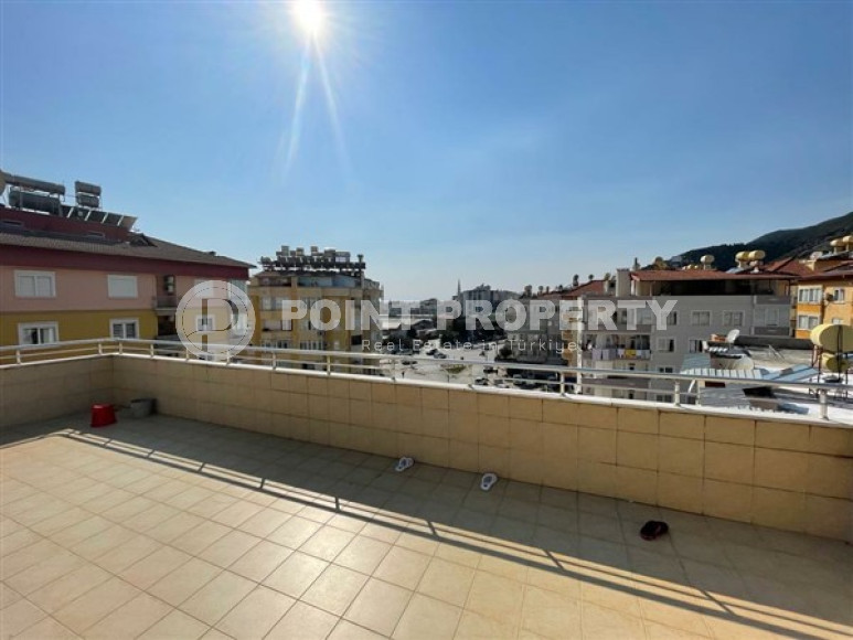 Просторный меблированный пентхаус 6+1,360м² в центре Алании, в 1000 метрах от пляжа Клеопатры-id-1765-фото-34