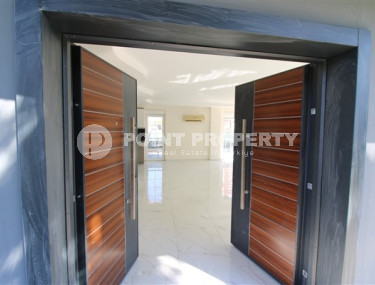 Private three-storey four-bedroom villa, 220m², with swimming pool, in the elite area of Antalya - Belek-id-1773-photo-3
