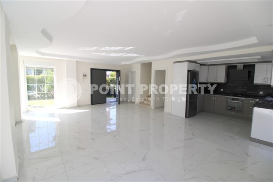 Private three-storey four-bedroom villa, 220m², with swimming pool, in the elite area of Antalya - Belek-id-1773-photo-7