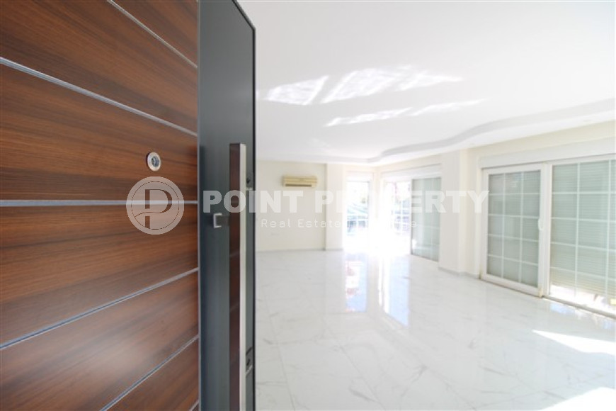 Private three-storey four-bedroom villa, 220m², with swimming pool, in the elite area of Antalya - Belek-id-1773-photo-36