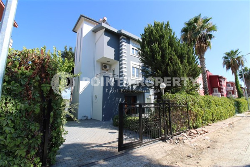Private three-storey four-bedroom villa, 220m², with swimming pool, in the elite area of Antalya - Belek-id-1773-photo-41