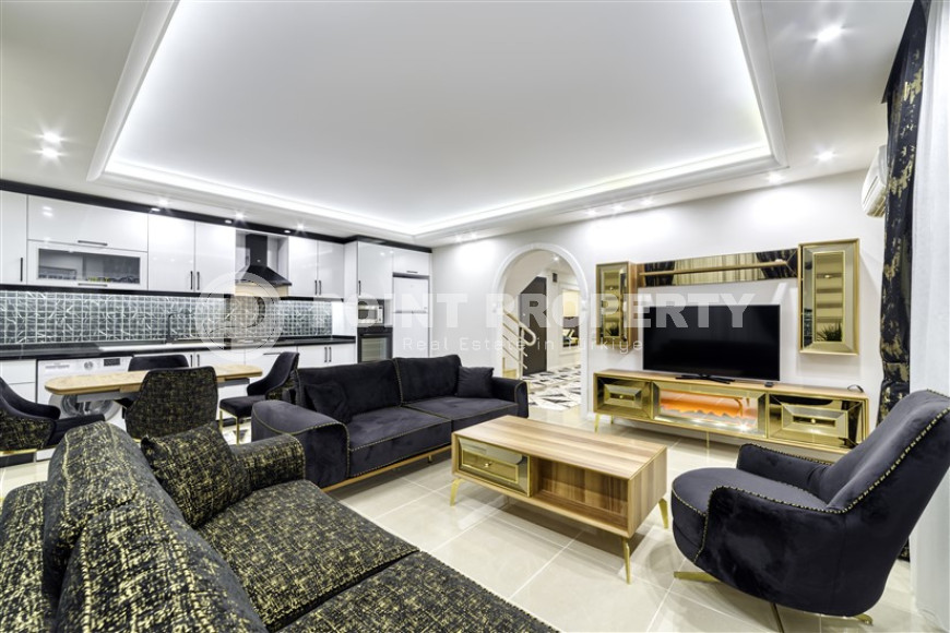 Elegant four bedroom penthouse, 280m², 150m from the sea in Mahmutlar, Alanya-id-1785-photo-8