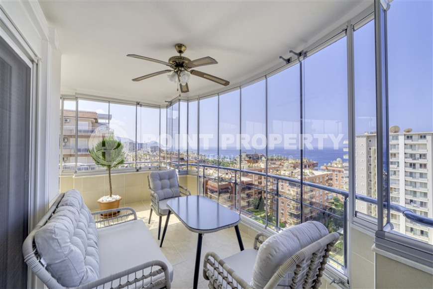 Elegant four bedroom penthouse, 280m², 150m from the sea in Mahmutlar, Alanya-id-1785-photo-9