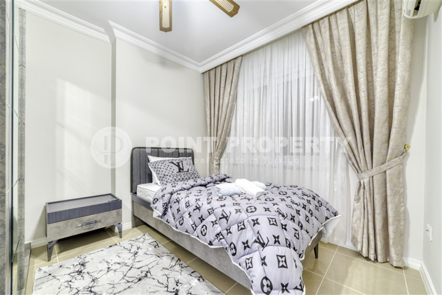 Elegant four bedroom penthouse, 280m², 150m from the sea in Mahmutlar, Alanya-id-1785-photo-12