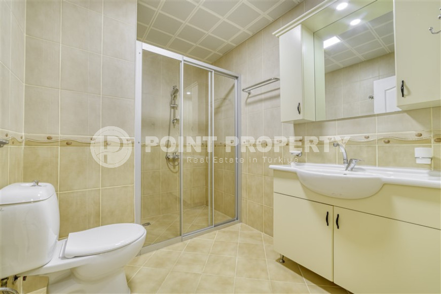 Elegant four bedroom penthouse, 280m², 150m from the sea in Mahmutlar, Alanya-id-1785-photo-15