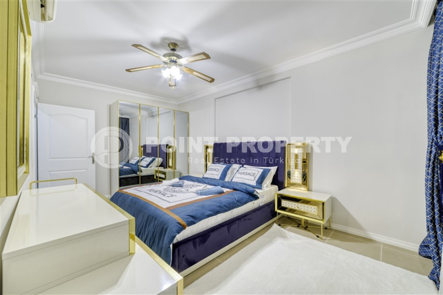 Elegant four bedroom penthouse, 280m², 150m from the sea in Mahmutlar, Alanya-id-1785-photo-21