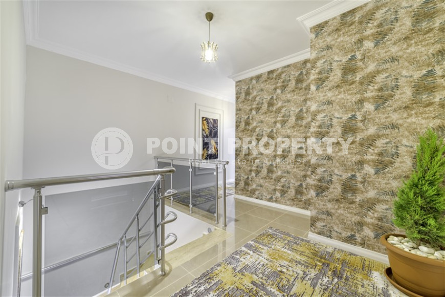 Elegant four bedroom penthouse, 280m², 150m from the sea in Mahmutlar, Alanya-id-1785-photo-26