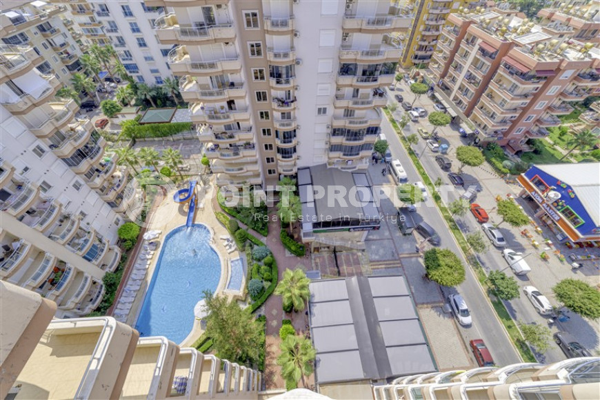 Elegant four bedroom penthouse, 280m², 150m from the sea in Mahmutlar, Alanya-id-1785-photo-37