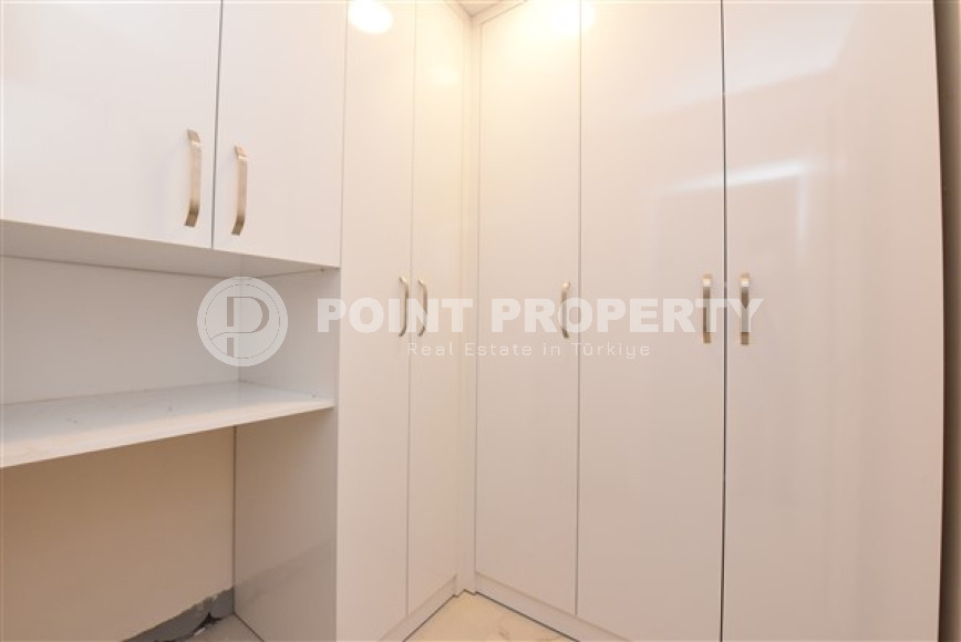 Three bedroom apartment, 165m², in a new urban building in Oba, Alanya-id-1799-photo-13