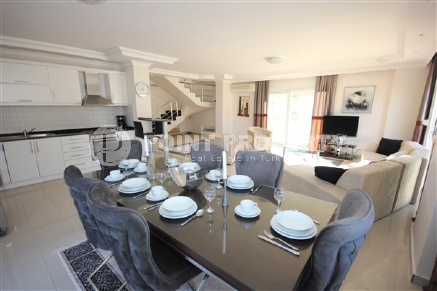 Готовый к проживанию, пентхаус с двумя спальнями, 150м², в 50м от моря в районе Алании Демирташ-id-1801-фото-9