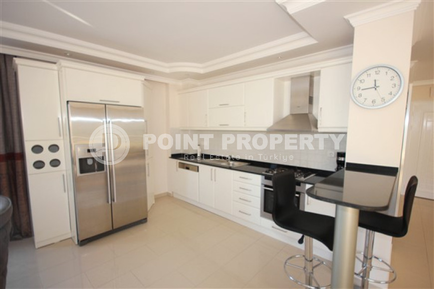 Готовый к проживанию, пентхаус с двумя спальнями, 150м², в 50м от моря в районе Алании Демирташ-id-1801-фото-13