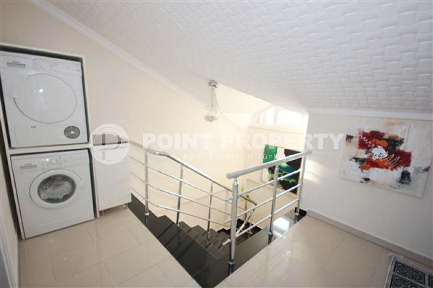 Готовый к проживанию, пентхаус с двумя спальнями, 150м², в 50м от моря в районе Алании Демирташ-id-1801-фото-26