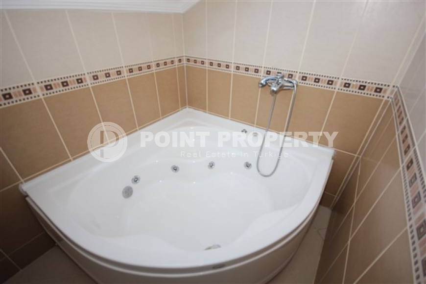 Готовый к проживанию, пентхаус с двумя спальнями, 150м², в 50м от моря в районе Алании Демирташ-id-1801-фото-32