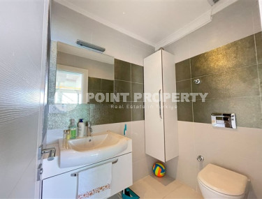 Меблированная двухуровневая квартира с двумя спальнями, 220м², на первой береговой линии в Кестеле-id-1814-фото-3