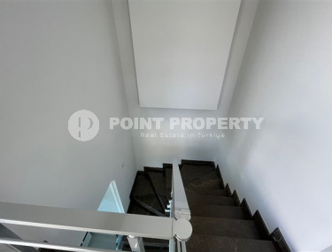 Меблированная двухуровневая квартира с двумя спальнями, 220м², на первой береговой линии в Кестеле-id-1814-фото-5