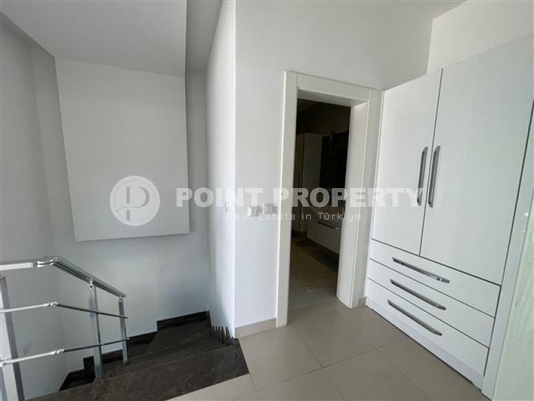 Меблированная двухуровневая квартира с двумя спальнями, 220м², на первой береговой линии в Кестеле-id-1814-фото-6