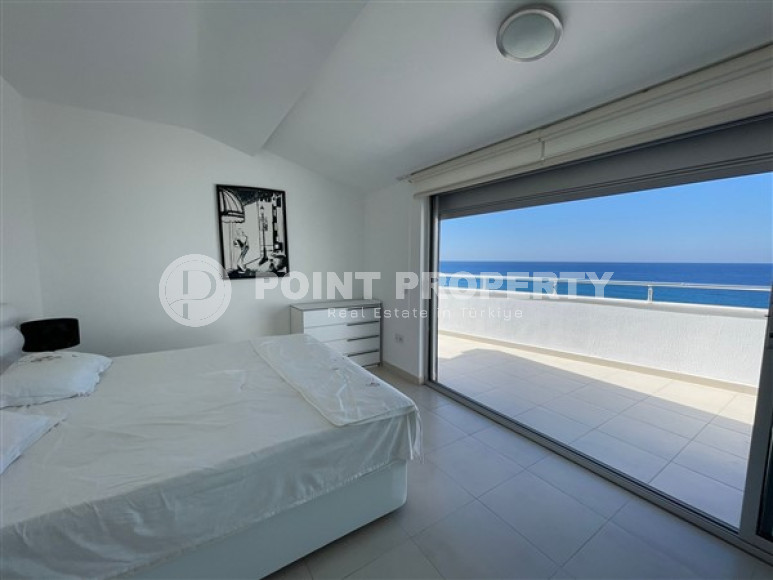 Меблированная двухуровневая квартира с двумя спальнями, 220м², на первой береговой линии в Кестеле-id-1814-фото-11