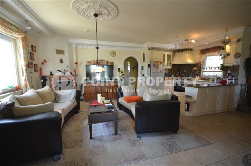 Меблированная вилла с пятью спальнями, 400м², с бассейном, в 1500м от моря в районе Авсаллар-id-1815-фото-12