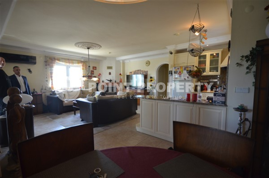 Меблированная вилла с пятью спальнями, 400м², с бассейном, в 1500м от моря в районе Авсаллар-id-1815-фото-14