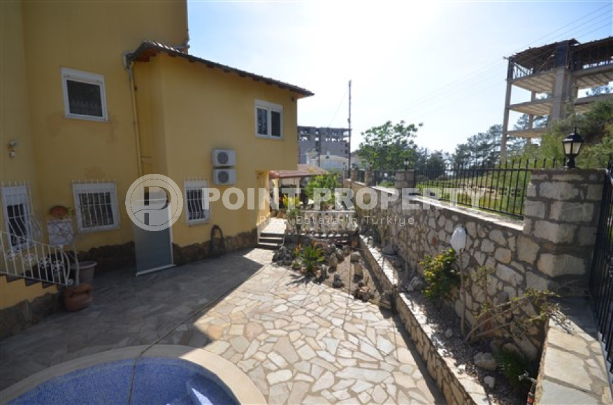 Меблированная вилла с пятью спальнями, 400м², с бассейном, в 1500м от моря в районе Авсаллар-id-1815-фото-21