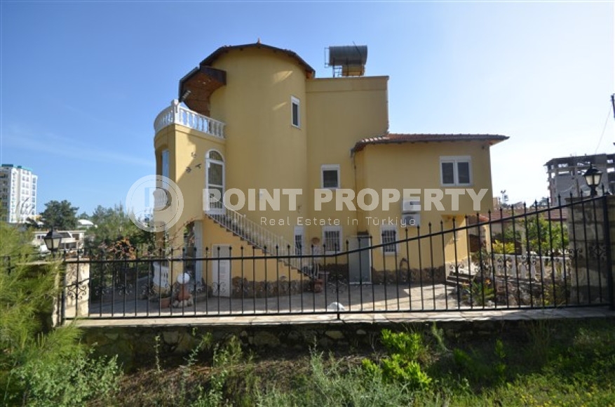 Меблированная вилла с пятью спальнями, 400м², с бассейном, в 1500м от моря в районе Авсаллар-id-1815-фото-33