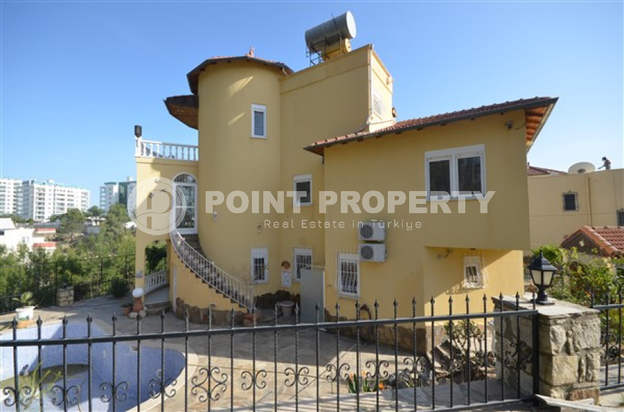 Меблированная вилла с пятью спальнями, 400м², с бассейном, в 1500м от моря в районе Авсаллар-id-1815-фото-34