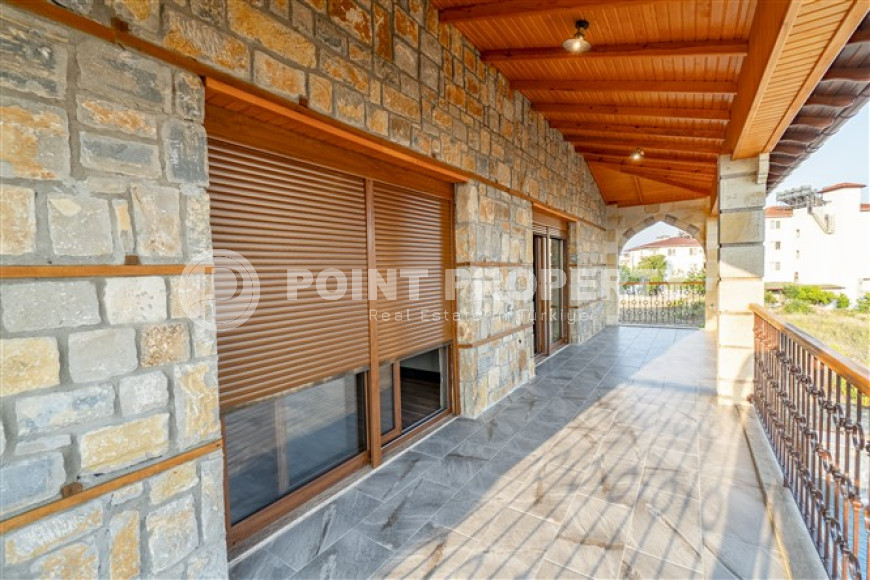 Luxurious four-bedroom villa, 388m² with its own infrastructure, 1000m from the sea, Avsallar-id-1817-photo-33