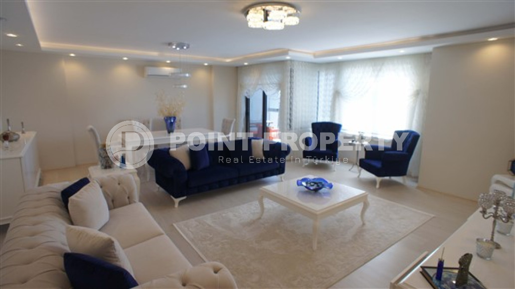 Four-room penthouse, 240m², overlooking the Mediterranean Sea and Alanya Castle in Kestel, Alanya-id-1825-photo-2