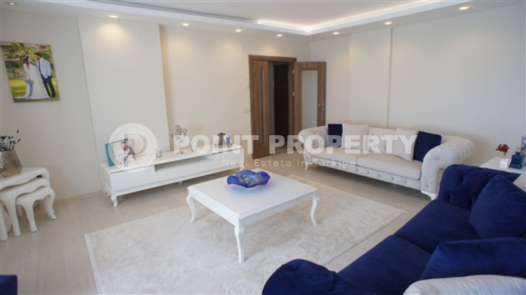 Four-room penthouse, 240m², overlooking the Mediterranean Sea and Alanya Castle in Kestel, Alanya-id-1825-photo-5