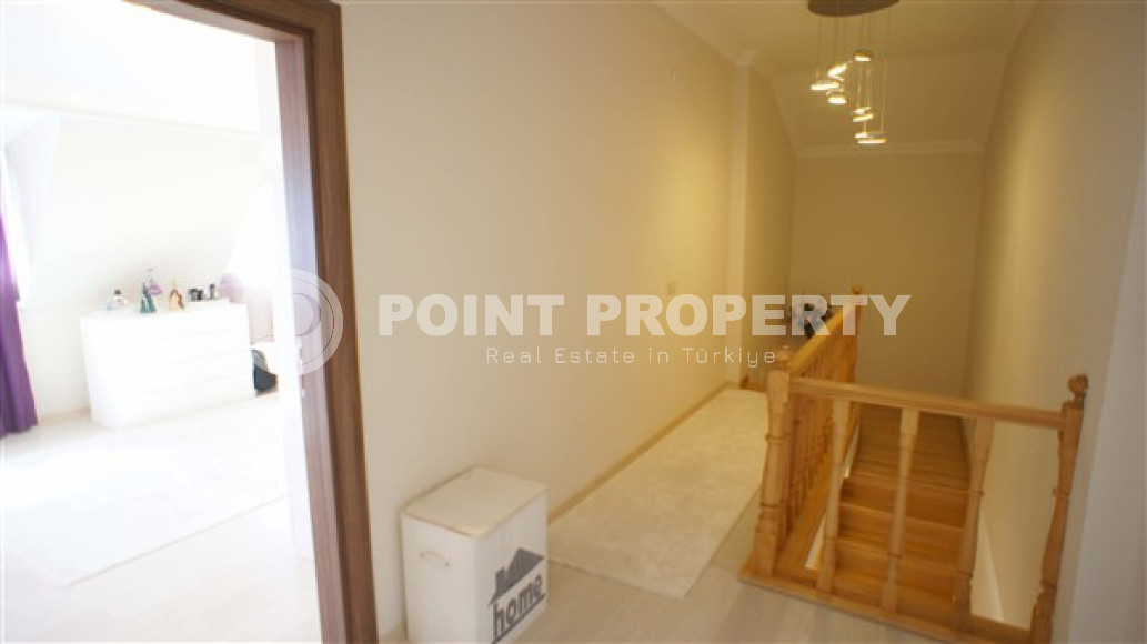 Four-room penthouse, 240m², overlooking the Mediterranean Sea and Alanya Castle in Kestel, Alanya-id-1825-photo-14