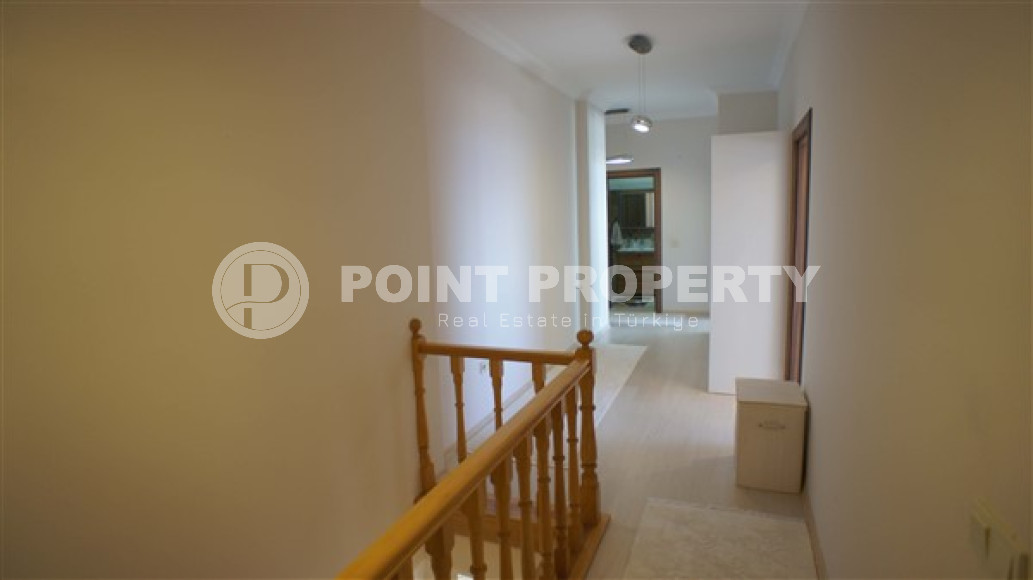 Four-room penthouse, 240m², overlooking the Mediterranean Sea and Alanya Castle in Kestel, Alanya-id-1825-photo-15