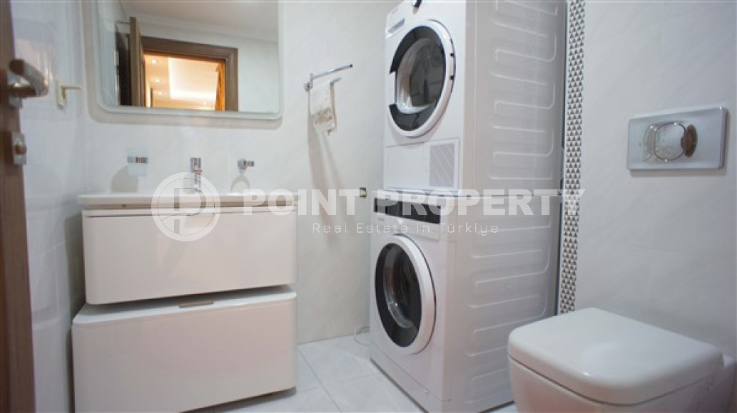 Four-room penthouse, 240m², overlooking the Mediterranean Sea and Alanya Castle in Kestel, Alanya-id-1825-photo-32