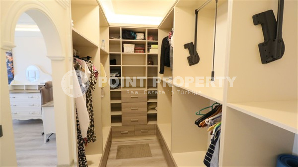 Элегантная квартира 3+1, 165м², с видом на море и горы на первой береговой линии в Тосмуре, Алания-id-1827-фото-18