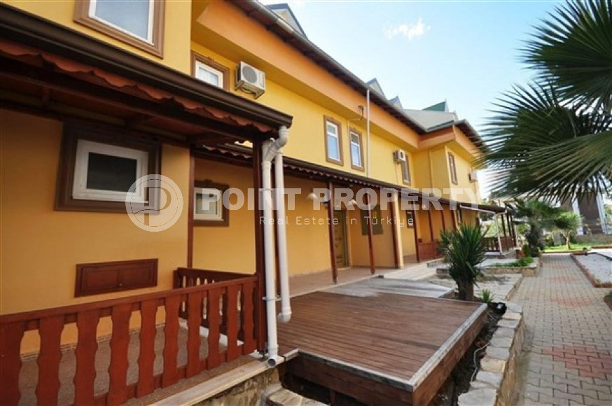 Меблированная вилла 4+1 в районе Алании Демирташ, в коттеджном поселке с инфраструктурой-id-1833-фото-2