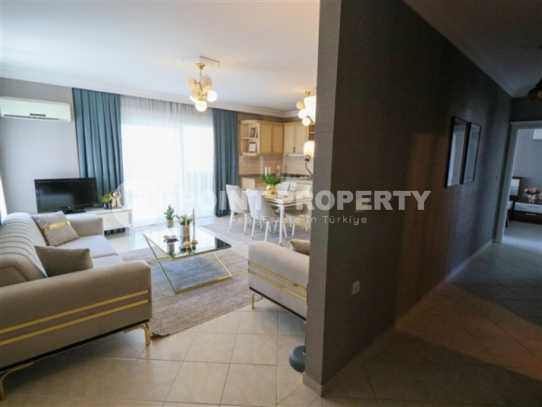 Furnished three-room apartment, 110m², on the main street of Mahmutlar with sea and mountain views-id-1835-photo-6