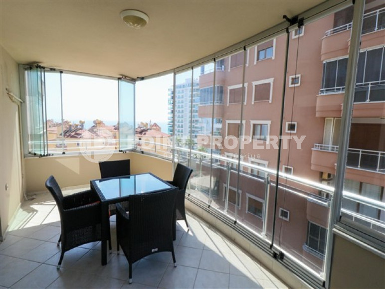 Furnished three-room apartment, 110m², on the main street of Mahmutlar with sea and mountain views-id-1835-photo-9