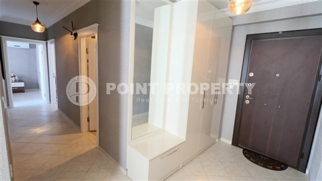 Furnished three-room apartment, 110m², on the main street of Mahmutlar with sea and mountain views-id-1835-photo-13