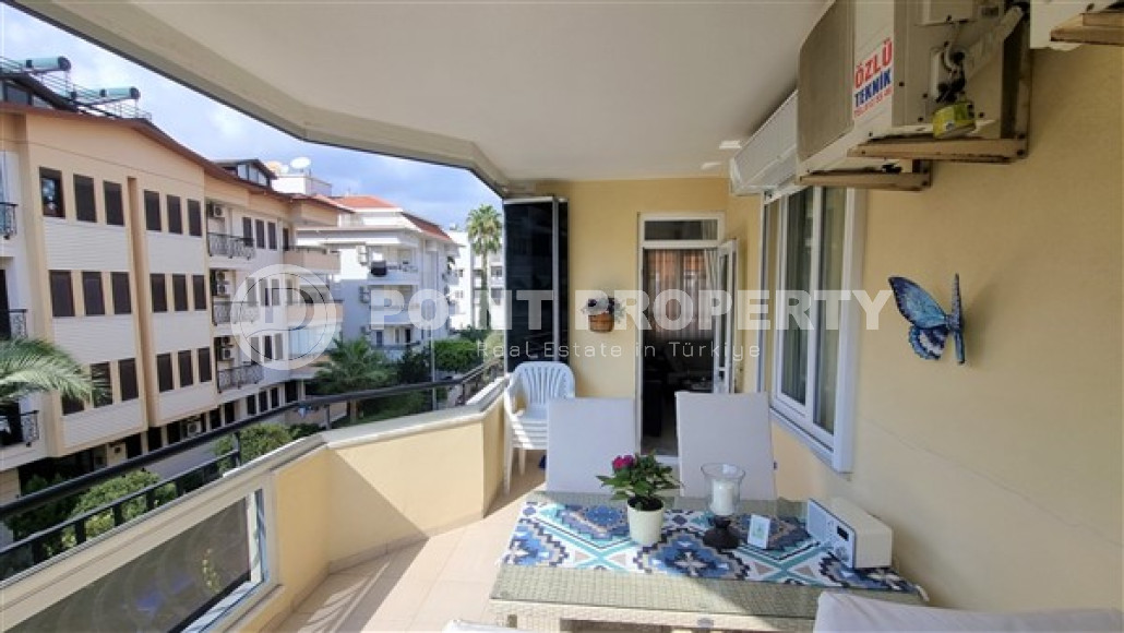 Furnished three-room apartment, 80m², in a residence with a swimming pool in Oba, Alanya-id-1849-photo-4