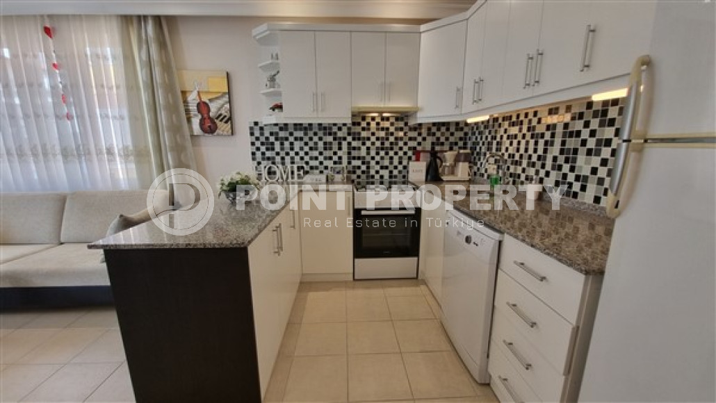 Furnished three-room apartment, 80m², in a residence with a swimming pool in Oba, Alanya-id-1849-photo-6