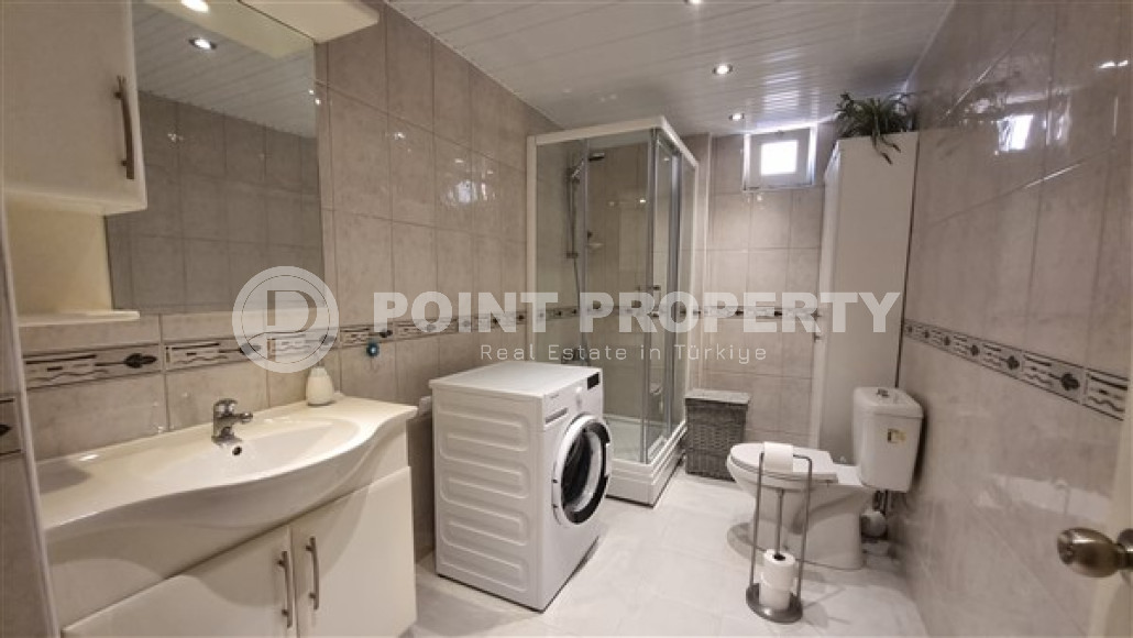 Furnished three-room apartment, 80m², in a residence with a swimming pool in Oba, Alanya-id-1849-photo-9