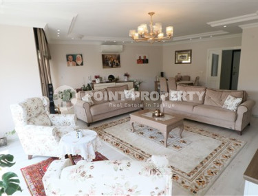 Linear apartment 3+1, 200m², in an urban building in the center of Alanya, 750m from the sea-id-1851-photo-1