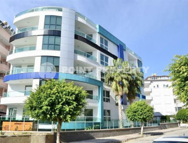 One-bedroom apartment, 65m², with elegant interior 150 meters from the sea in Oba, Alanya-id-1879-photo-1