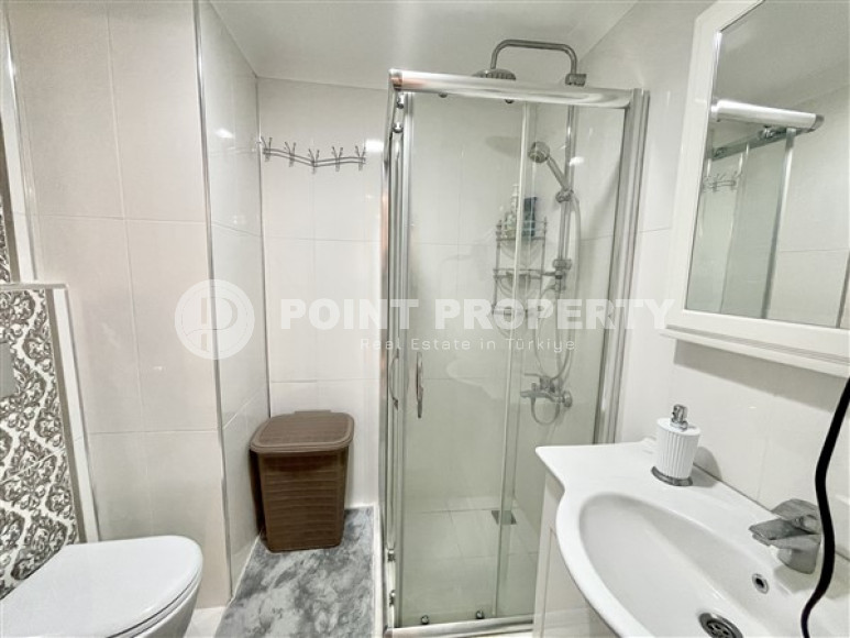 One-bedroom apartment, 65m², with elegant interior 150 meters from the sea in Oba, Alanya-id-1879-photo-10