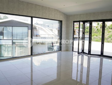 Пентхаус 3+1, 186м², в комплексе с отельной инфраструктурой в 450м от моря в районе Кестель, Аланья-id-1883-фото-3