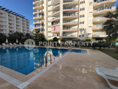 Large three-room apartment, 120m², on the main street of Mahmutlar, 200 meters from the sea-id-1892-photo-4
