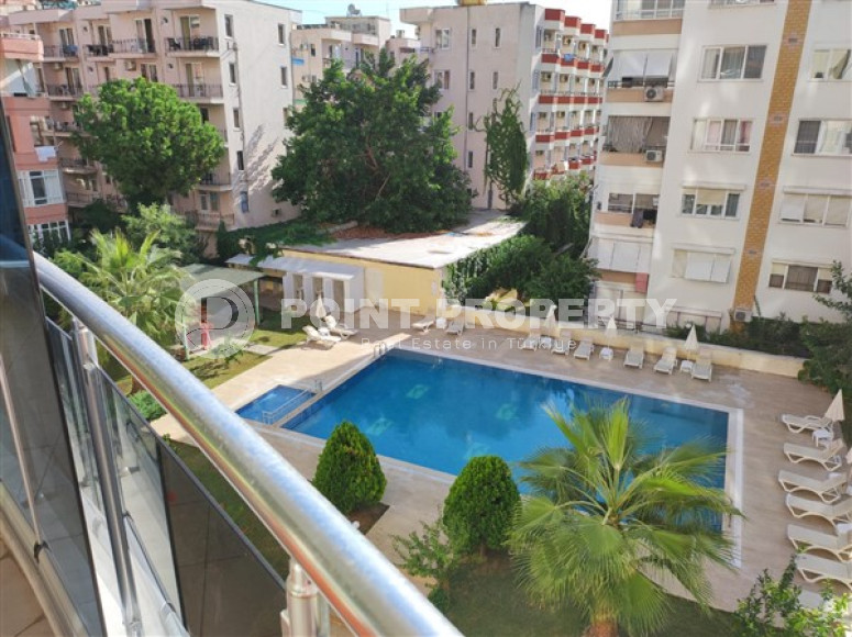 Large three-room apartment, 120m², on the main street of Mahmutlar, 200 meters from the sea-id-1892-photo-15