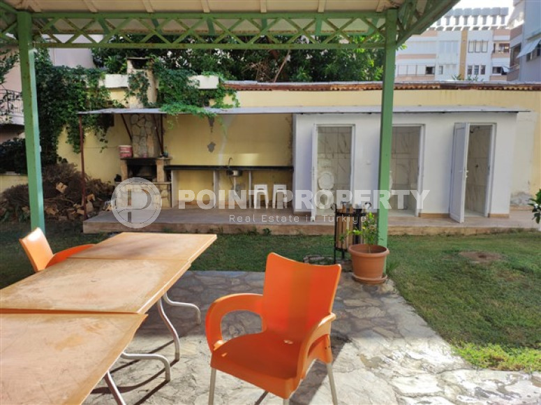 Large three-room apartment, 120m², on the main street of Mahmutlar, 200 meters from the sea-id-1892-photo-16