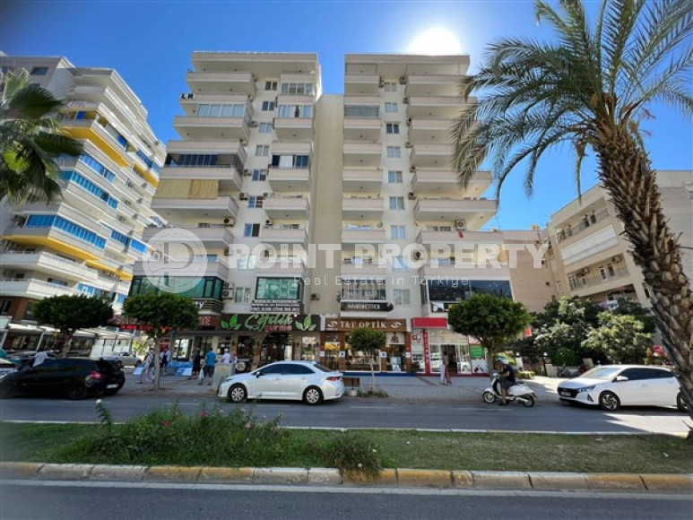 Spacious three-room apartment, 130m², in a complex with a swimming pool in the center of Mahmutlar, Alanya-id-1902-photo-2